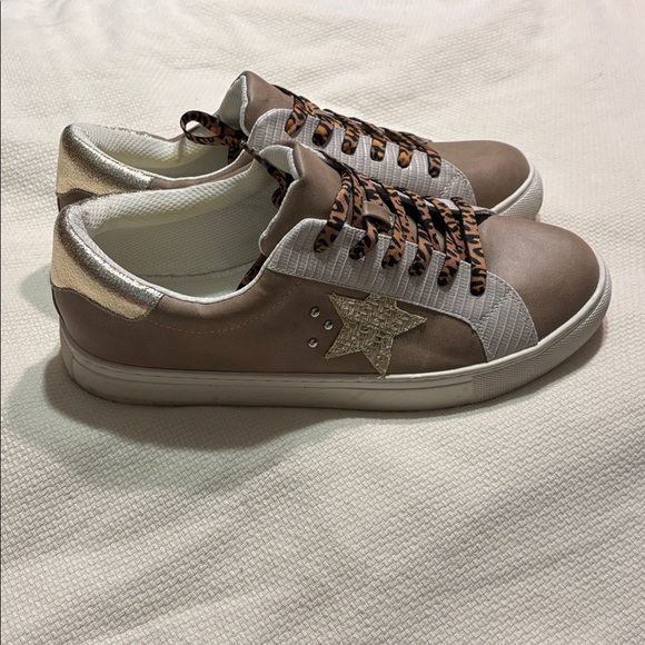 Corkys Shoes - Corkys Gold Metallic Glitter Supernova Sneaker Size 11. EUC